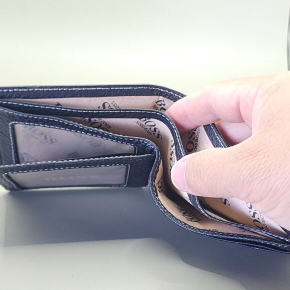New Hugo Boss 12 compartment wallet black leather. - Picture 5 of 8
